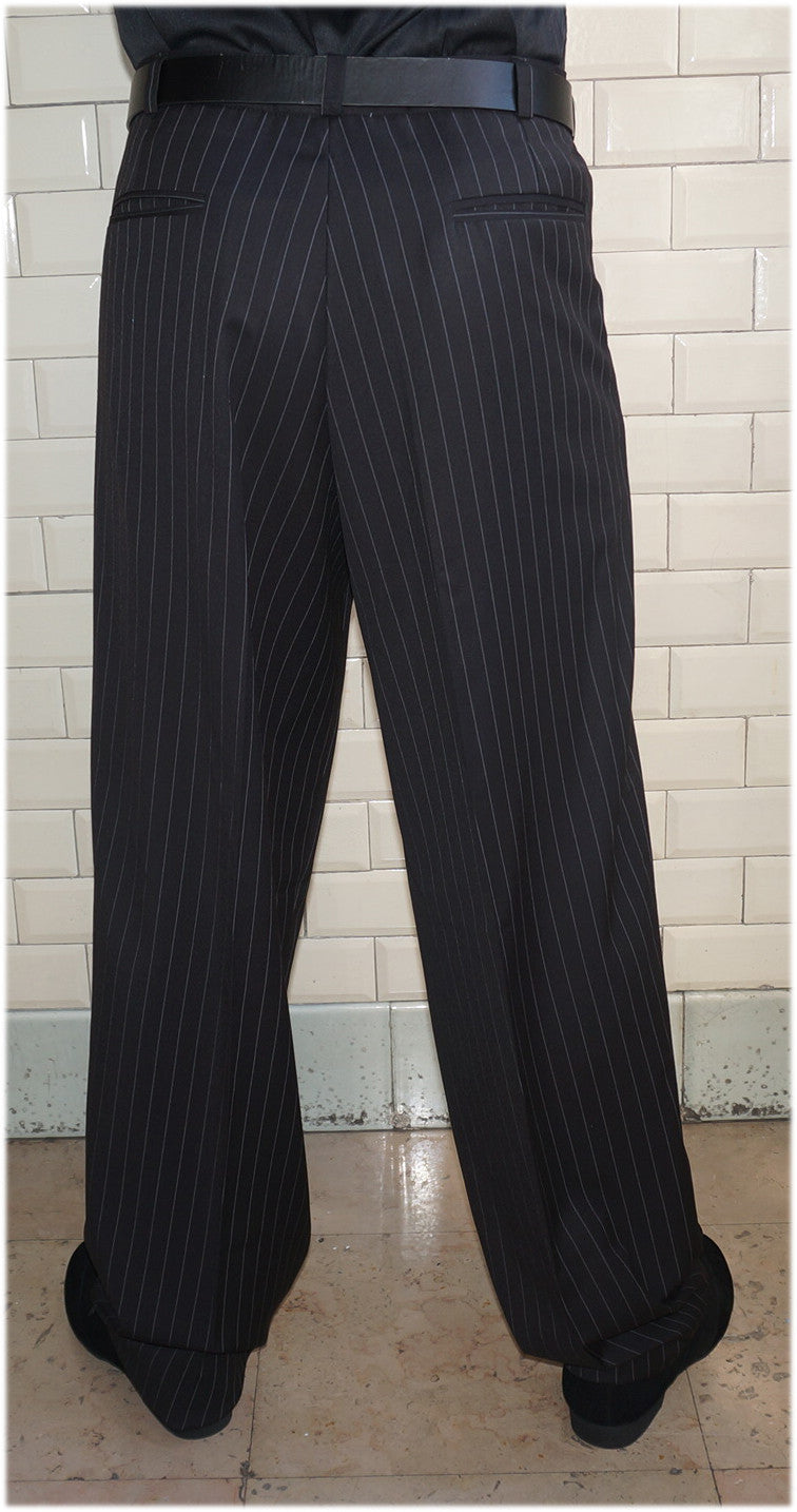 4 corazones Pantalon PH201 noir fines rayures blanches à pinces. UNIQUEMENT EN STOCK, PAS DE COMMANDE POSSIBLE EN ARGENTINE