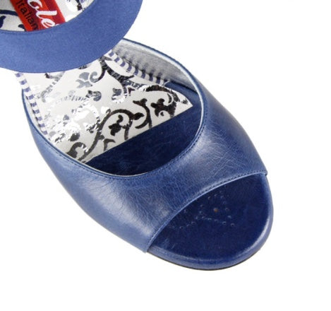 E01 Blue Jeans Talon 9