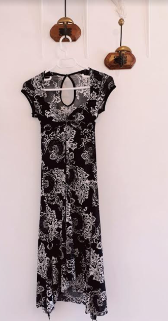 TI robe Yolanda manches courtes noires à fleurs PAS DE COMMANDE POUR CE PRODUIT